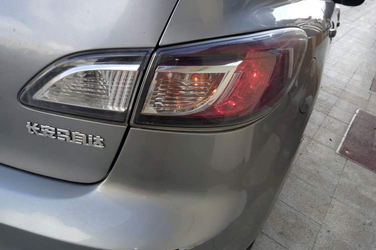 Used Mazda 3 2011 Sedan 1.6L Automatic Comfort Model Right Rear Taillight