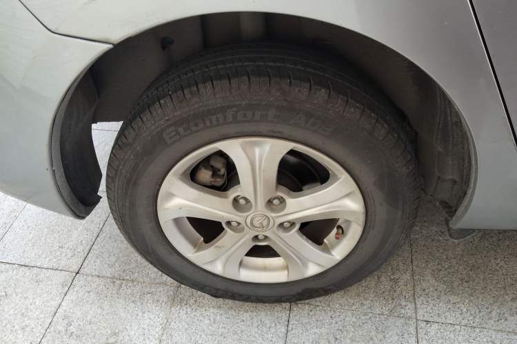 Used Mazda 3 2011 Sedan 1.6L Automatic Comfort Model Right Rear Wheel Hub