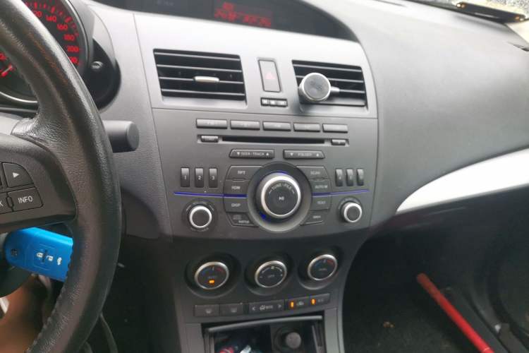 Used Mazda 3 2011 Sedan 2.0L Manual Sport Model Audio And AC Panel