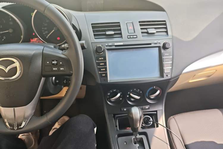 Used Mazda 3 2011 Sedan 1.6L Automatic Elite Model Audio And AC Panel