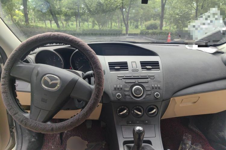 Used Mazda 3 2011 Sedan 1.6L Manual Comfort Model Center Console