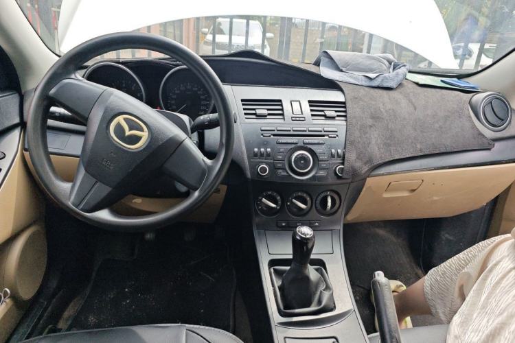 Used Mazda 3 2011 Sedan 1.6L Manual Comfort Model Center Console