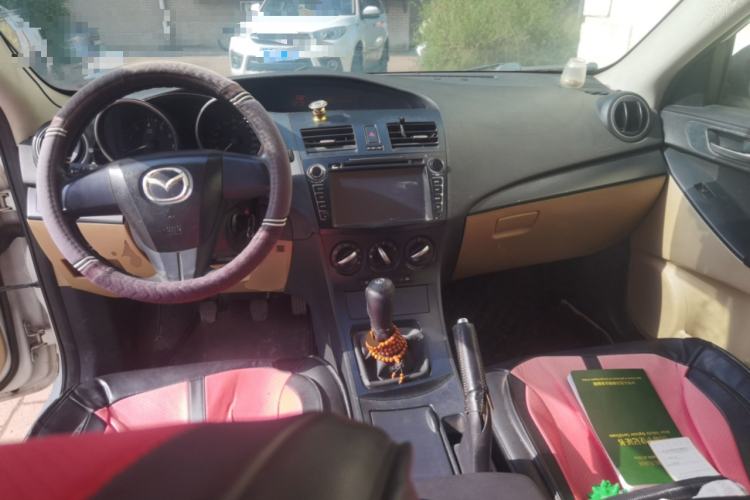 Used Mazda 3 2011 Sedan 1.6L Manual Comfort Model Center Console