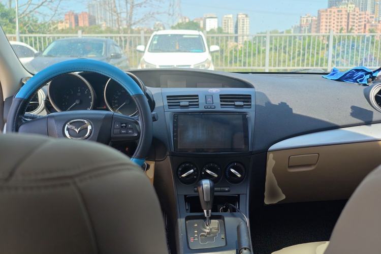 Used Mazda 3 2011 Sedan 1.6L Automatic Elite Model Center Console
