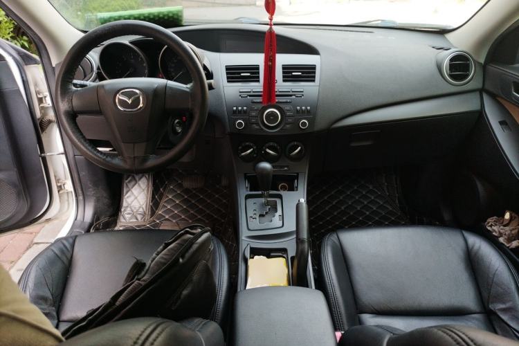 Used Mazda 3 2011 Sedan 1.6L Automatic Comfort Model Center Console
