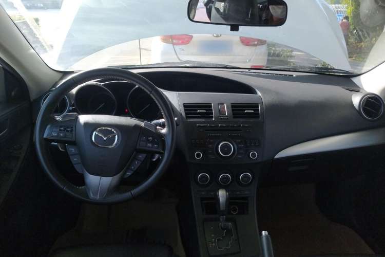 Used Mazda 3 2011 Sedan 2.0L Automatic Luxury Model Center Console