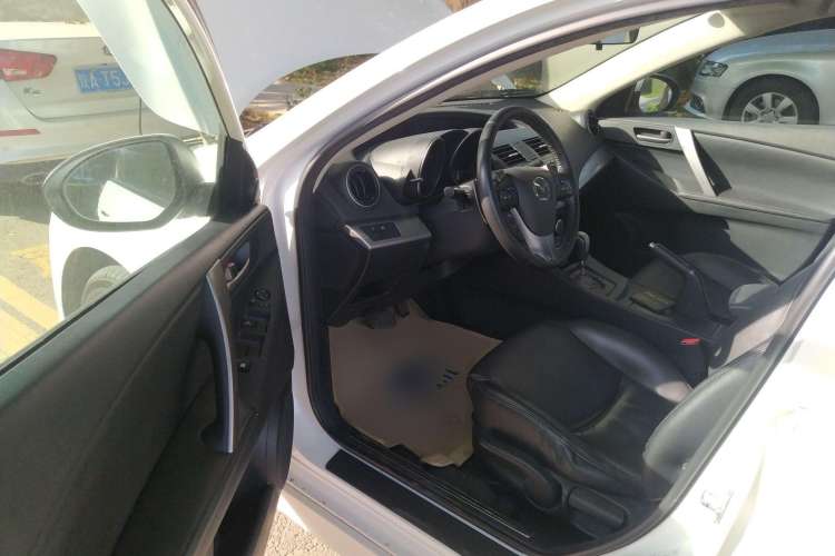 Used Mazda 3 2011 Sedan 2.0L Automatic Luxury Model Driver Seat