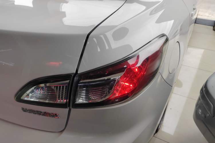 Used Mazda 3 2011 Sedan 1.6L Automatic Comfort Model Exterior 3