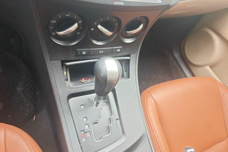 Used Mazda 3 2011 Sedan 1.6L Automatic Elite Model Gear Lever