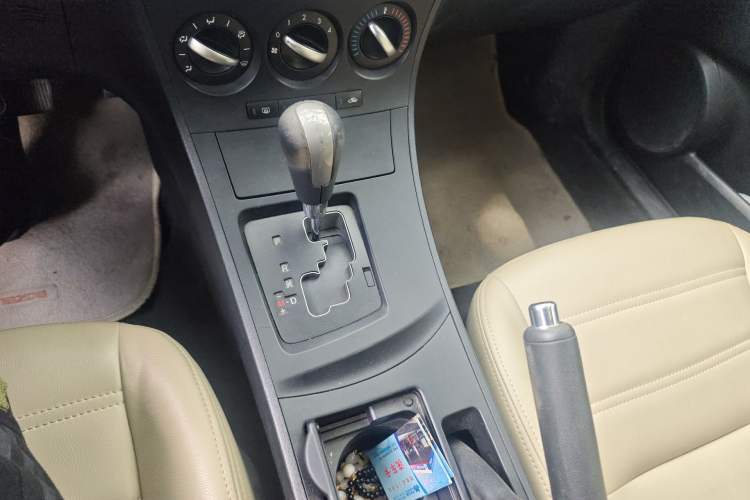 Used Mazda 3 2011 Sedan 1.6L Automatic Elite Model Gear Lever