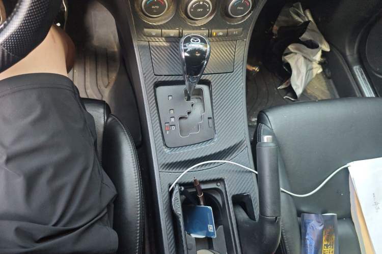 Used Mazda 3 2011 Sedan 2.0L Automatic Luxury Model Gear Lever