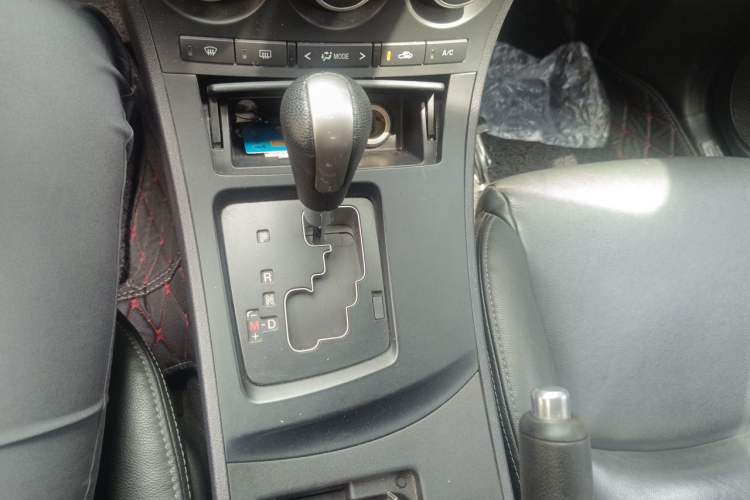 Used Mazda 3 2011 Sedan 2.0L Automatic Luxury Model Gear Lever