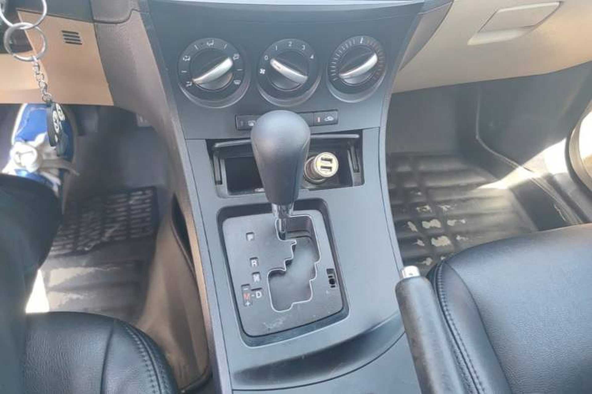 Used Mazda 3 2011 Sedan 1.6L Automatic Elite Model Gear Lever
