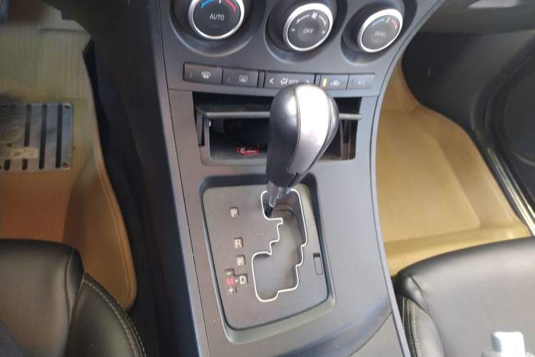 Used Mazda 3 2011 Sedan 2.0L Automatic Luxury Model Gear Lever