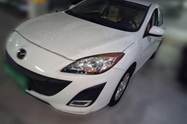 Mazda 3 2011 Sedan 1.6L Automatic Comfort Model مستعملة