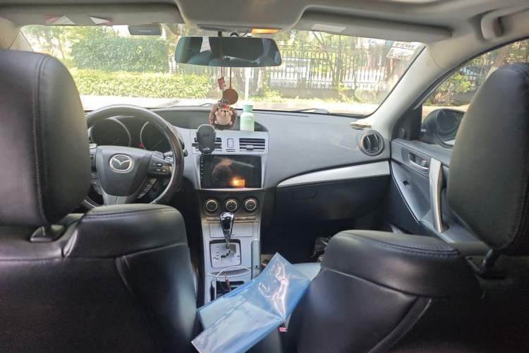 Used Mazda 3 2011 Sedan 2.0L Automatic Luxury Model Headliner