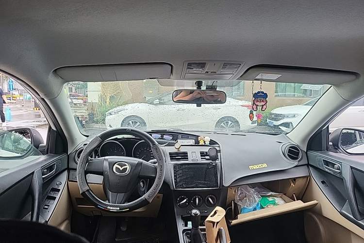 Used Mazda 3 2011 Sedan 1.6L Manual Comfort Model Headliner