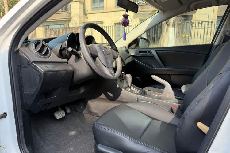 Used Mazda 3 2011 Sedan 1.6L Automatic Comfort Model Interior 2