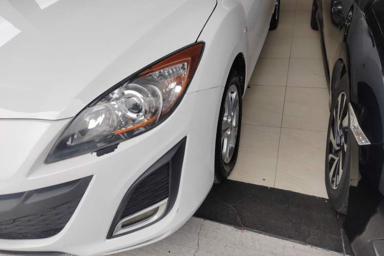 Used Mazda 3 2011 Sedan 1.6L Automatic Comfort Model Left Front Headlight