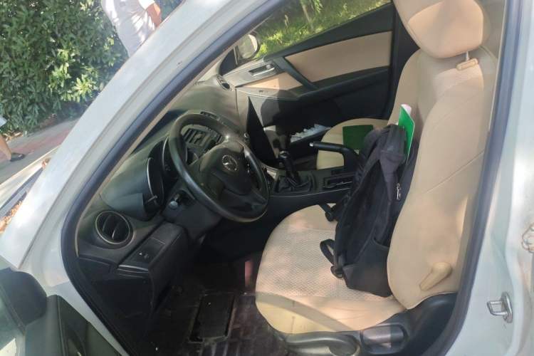 Used Mazda 3 2011 Sedan 1.6L Manual Comfort Model Left Front Seat
