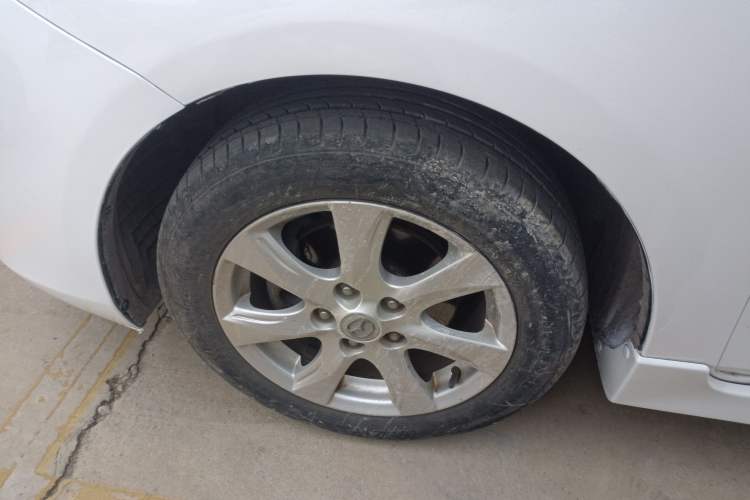 Used Mazda 3 2011 Sedan 2.0L Automatic Luxury Model Left Front Wheel Hub