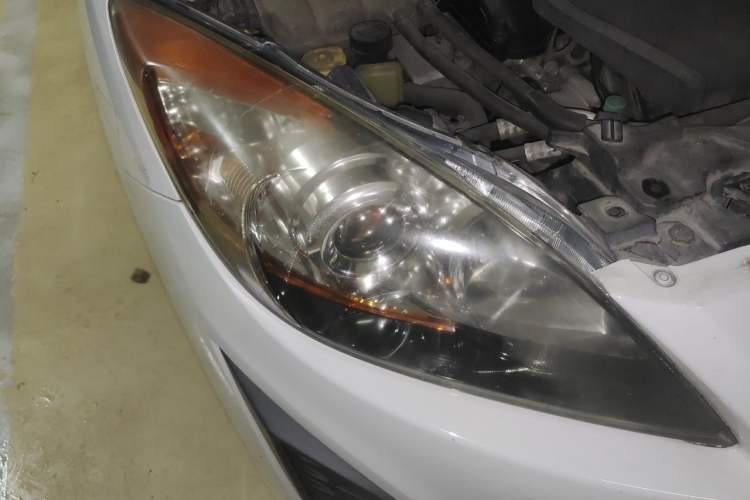 Used Mazda 3 2011 Sedan 2.0L Automatic Luxury Model Right Front Headlight