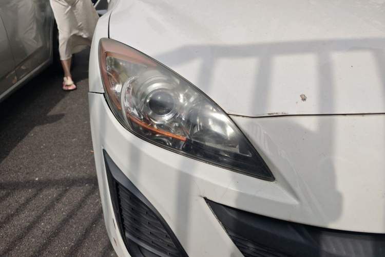 Used Mazda 3 2011 Sedan 1.6L Manual Comfort Model Right Front Headlight