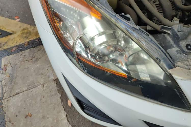Used Mazda 3 2011 Sedan 1.6L Automatic Comfort Model Right Front Headlight