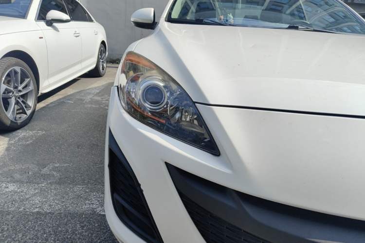 Used Mazda 3 2011 Sedan 1.6L Automatic Comfort Model Right Front Headlight
