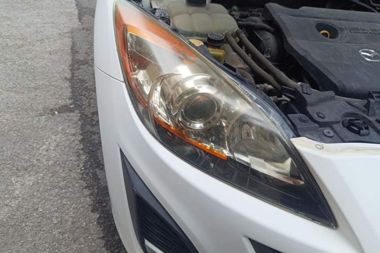 Used Mazda 3 2011 Sedan 2.0L Automatic Luxury Model Right Front Headlight