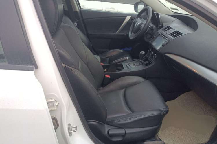 Used Mazda 3 2011 Sedan 2.0L Automatic Luxury Model Right Front Seat