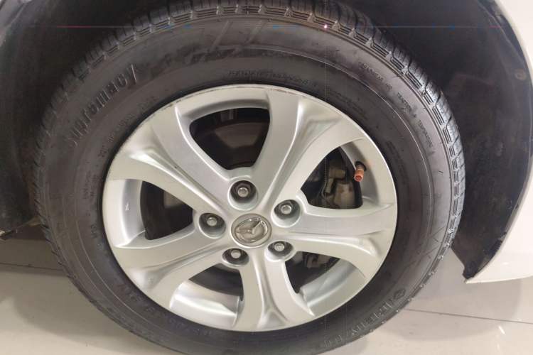 Used Mazda 3 2011 Sedan 1.6L Automatic Comfort Model Right Front Wheel Hub