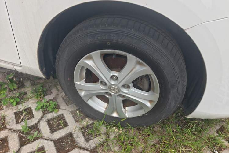 Used Mazda 3 2011 Sedan 1.6L Automatic Elite Model Right Front Wheel Hub