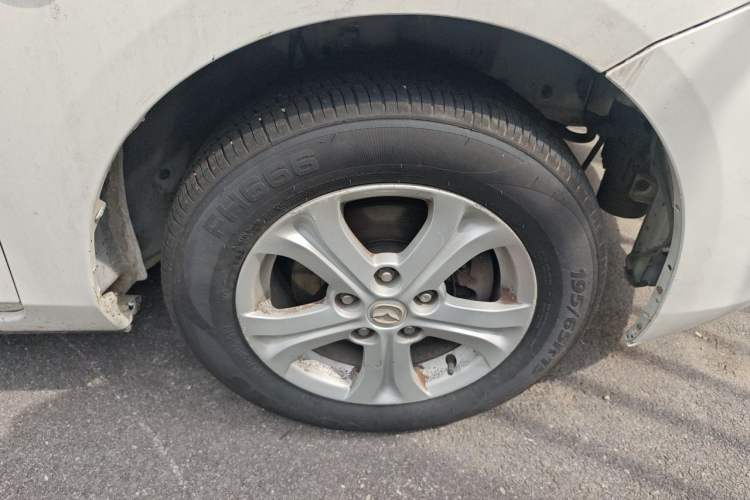 Used Mazda 3 2011 Sedan 1.6L Manual Comfort Model Right Front Wheel Hub