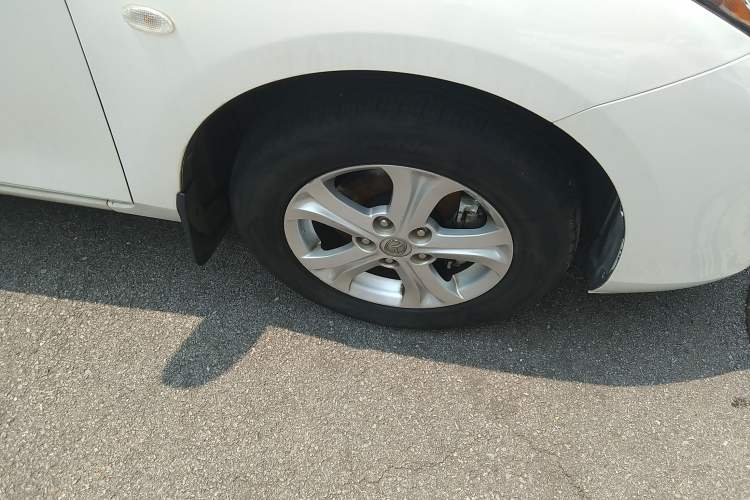 Used Mazda 3 2011 Sedan 1.6L Automatic Comfort Model Right Front Wheel Hub