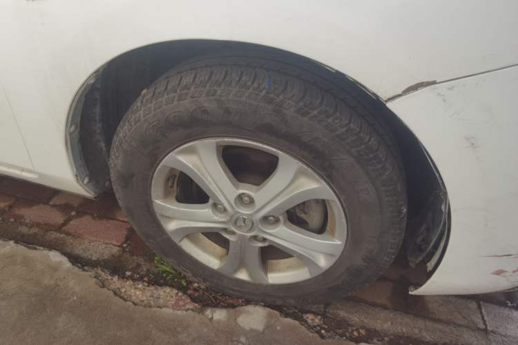 Used Mazda 3 2011 Sedan 1.6L Manual Comfort Model Right Front Wheel Hub