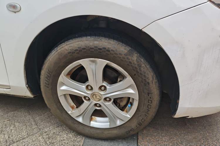 Used Mazda 3 2011 Sedan 1.6L Automatic Elite Model Right Front Wheel Hub