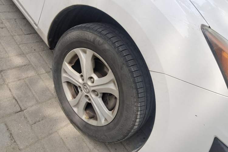 Used Mazda 3 2011 Sedan 1.6L Automatic Comfort Model Right Front Wheel Hub