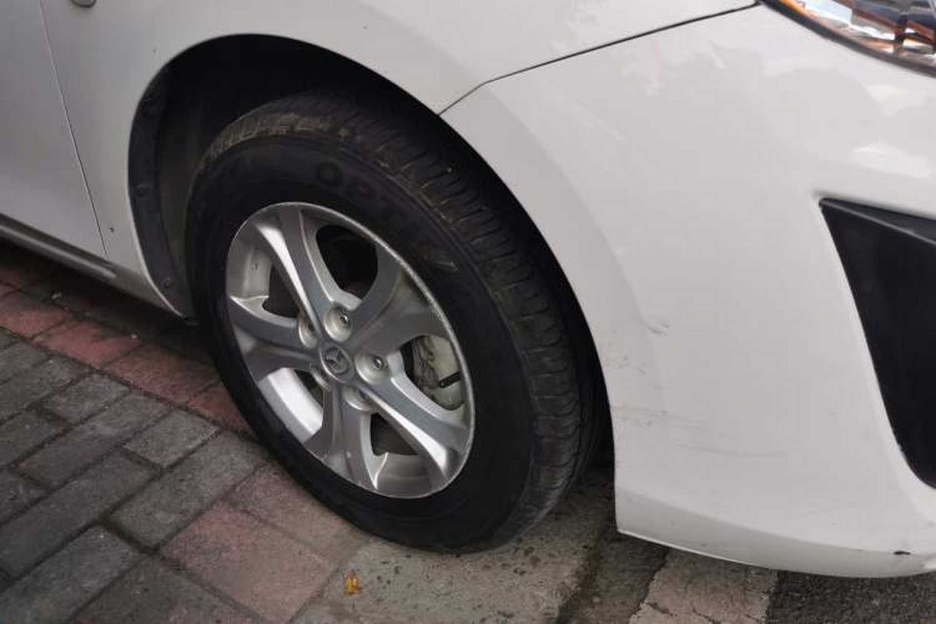 Used Mazda 3 2011 Sedan 1.6L Automatic Elite Model Right Front Wheel Hub