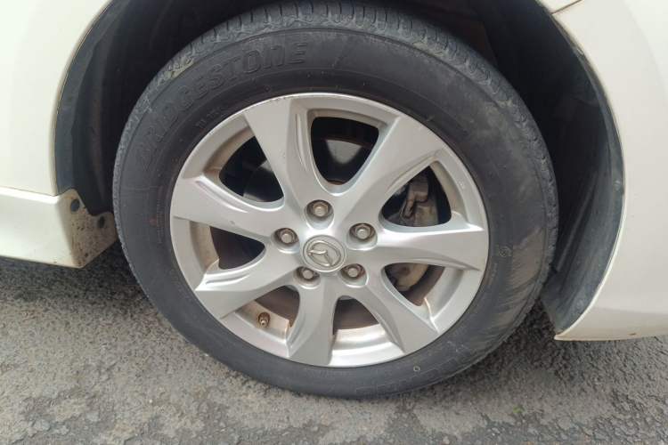 Used Mazda 3 2011 Sedan 2.0L Automatic Luxury Model Right Front Wheel Hub