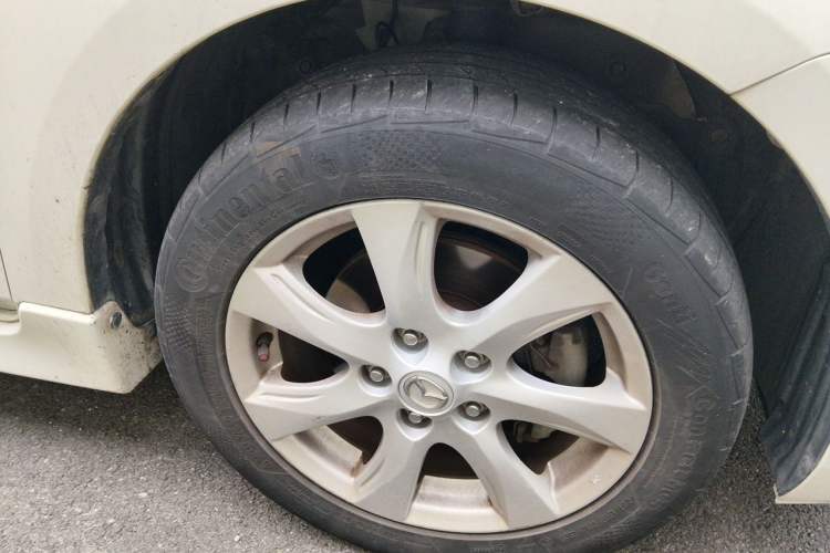 Used Mazda 3 2011 Sedan 2.0L Manual Sport Model Right Front Wheel Hub