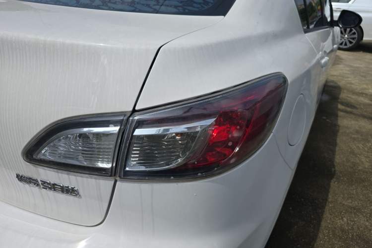 Used Mazda 3 2011 Sedan 1.6L Automatic Comfort Model Right Rear Taillight