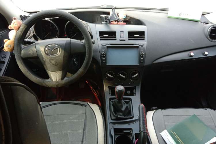 Used Mazda 3 2012 Hatchback 1.6L Manual Comfort Model Center Console