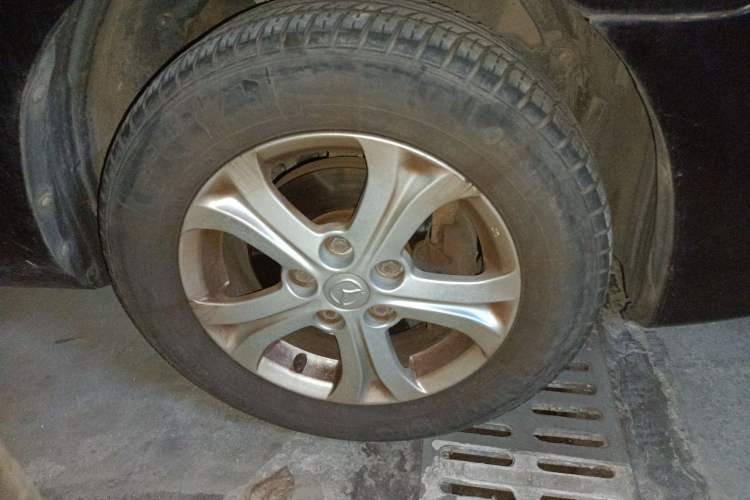 Used Mazda 3 2012 1.6L Manual Classic Standard Edition Right Front Wheel Hub