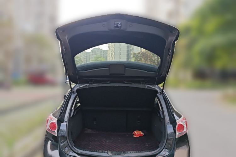 Used Mazda 3 2012 Hatchback 1.6L Manual Comfort Model Trunk