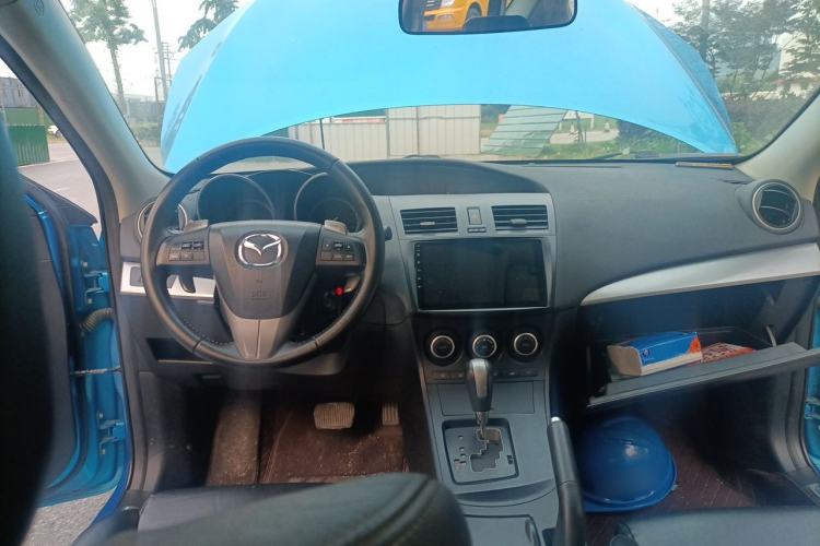 Used Mazda 3 2012 Hatchback 2.0L Automatic Luxury Model Center Console