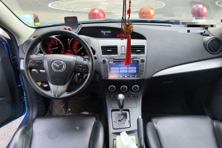 Used Mazda 3 2012 Hatchback 2.0L Automatic Luxury Model Center Console