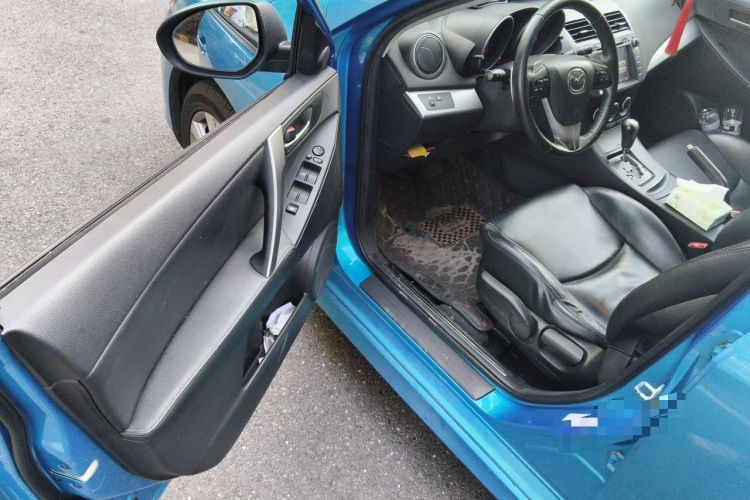 Used Mazda 3 2012 Hatchback 2.0L Automatic Luxury Model Driver Seat