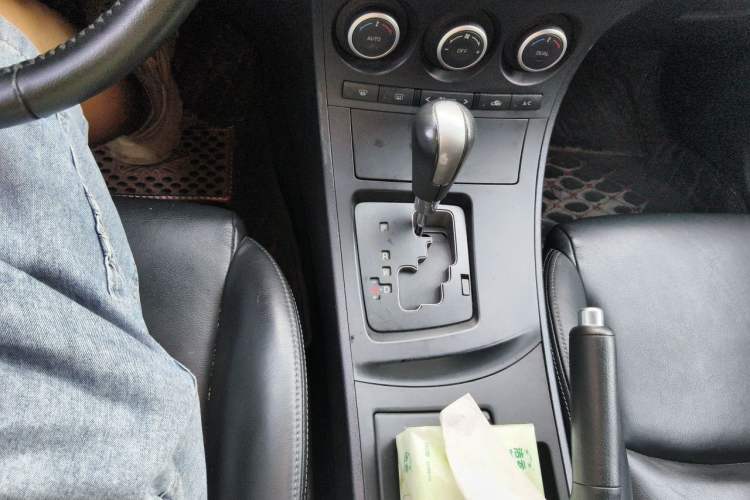 Used Mazda 3 2012 Hatchback 2.0L Automatic Luxury Model Gear Lever