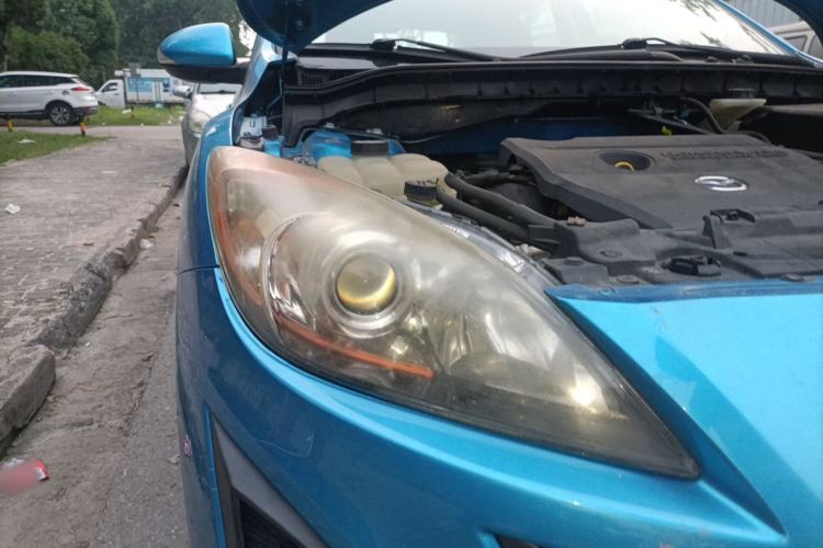 Used Mazda 3 2012 Hatchback 2.0L Automatic Luxury Model Right Front Headlight